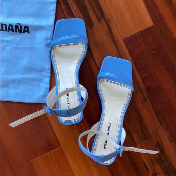 ♦️SOLD Nicole Saldana blue PVC sandals Alyssa - Picture 7 of 8